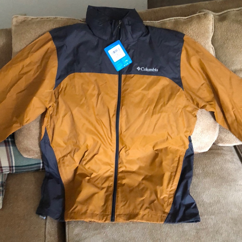 New men’s Columbia rain jacket